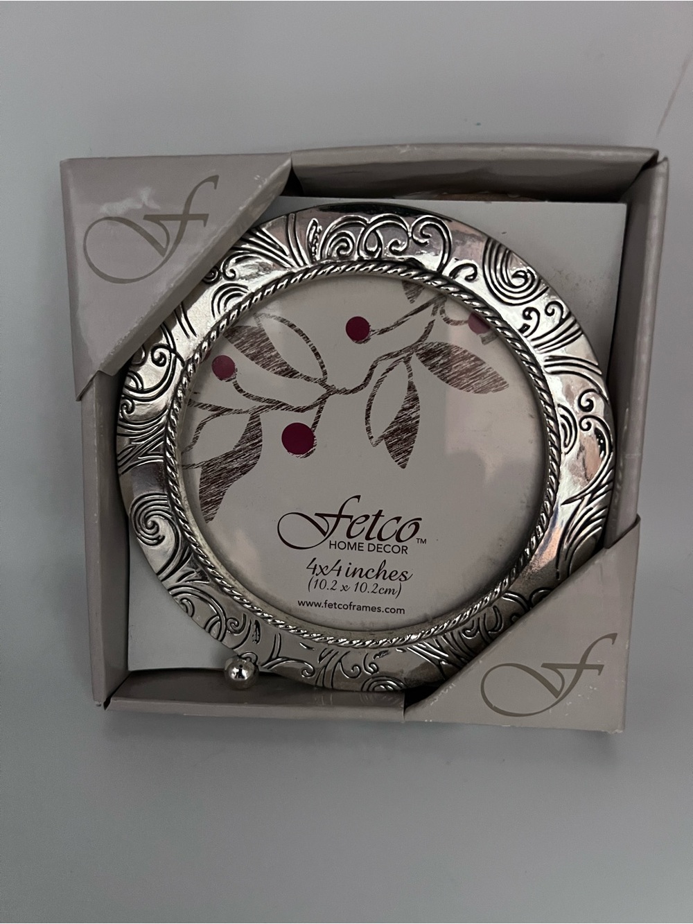 Fetco Embossed Round Metal Photo Frame - Silver